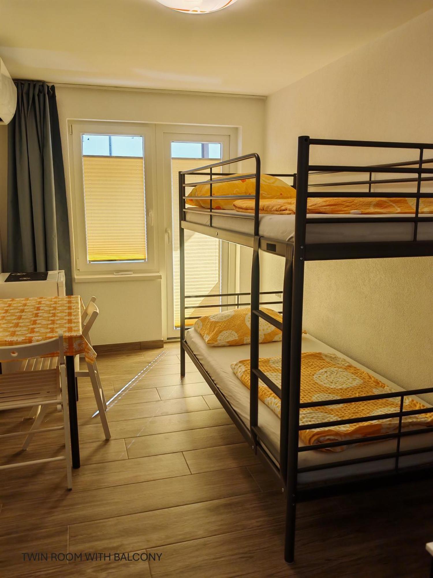 Apartment And Room Anica トールミン エクステリア 写真