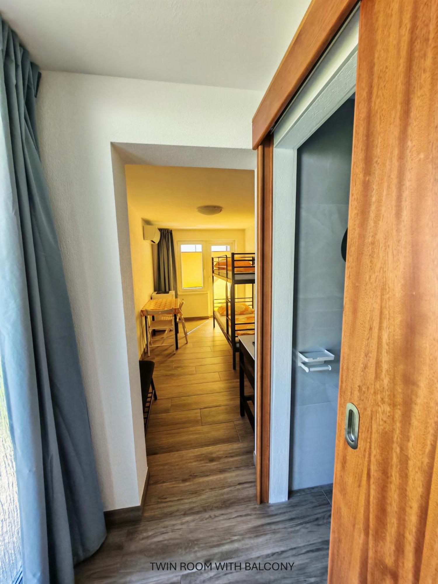Apartment And Room Anica トールミン エクステリア 写真